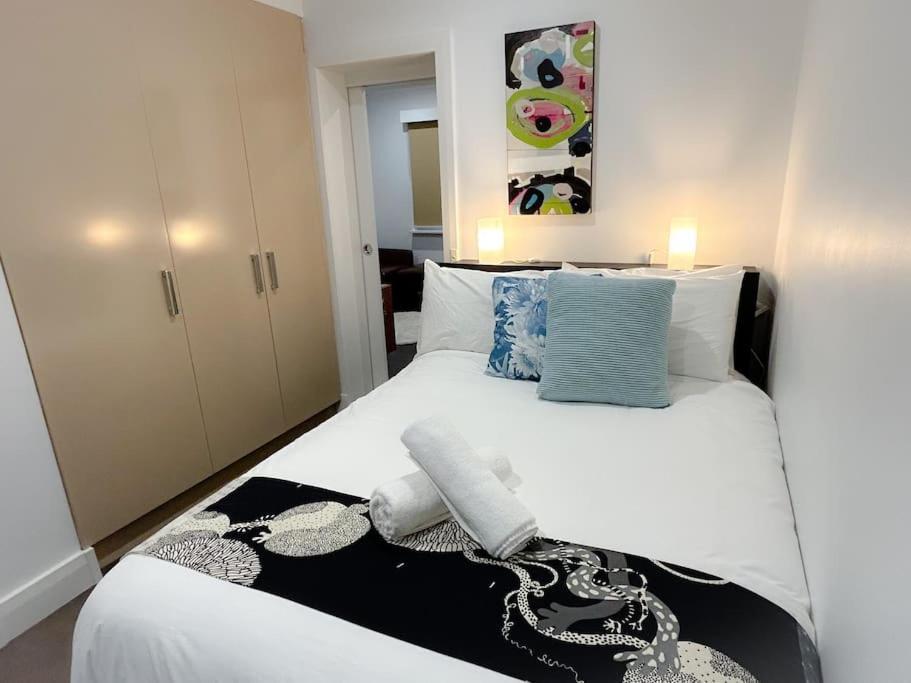 شقة East Melbourne Unit With Courtyard المظهر الخارجي الصورة